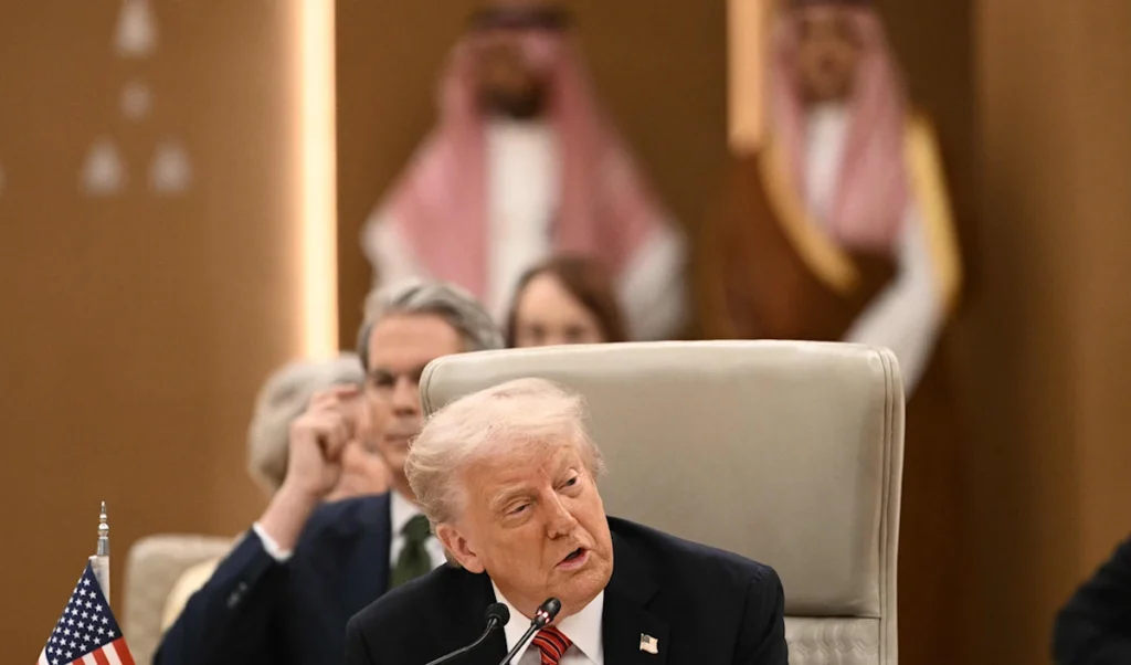 طهران: تصريحات ترامب «خادعة» وتهديداته لن تغيّر المسار